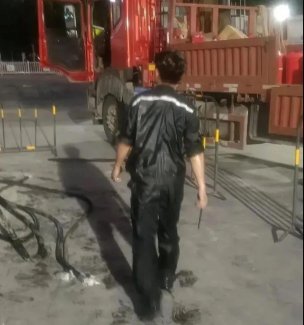 服务先锋行｜他被浇成了“落汤鸡”，但很帅！